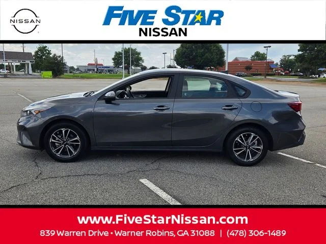 Used 2024 Gray Kia LXS image 4