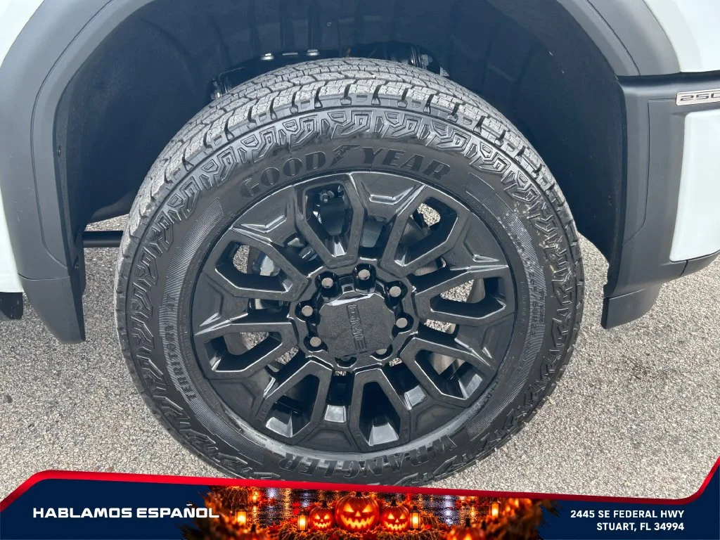 New 2026 Glacier White Tricoat GMC Denali Ultimate image 21