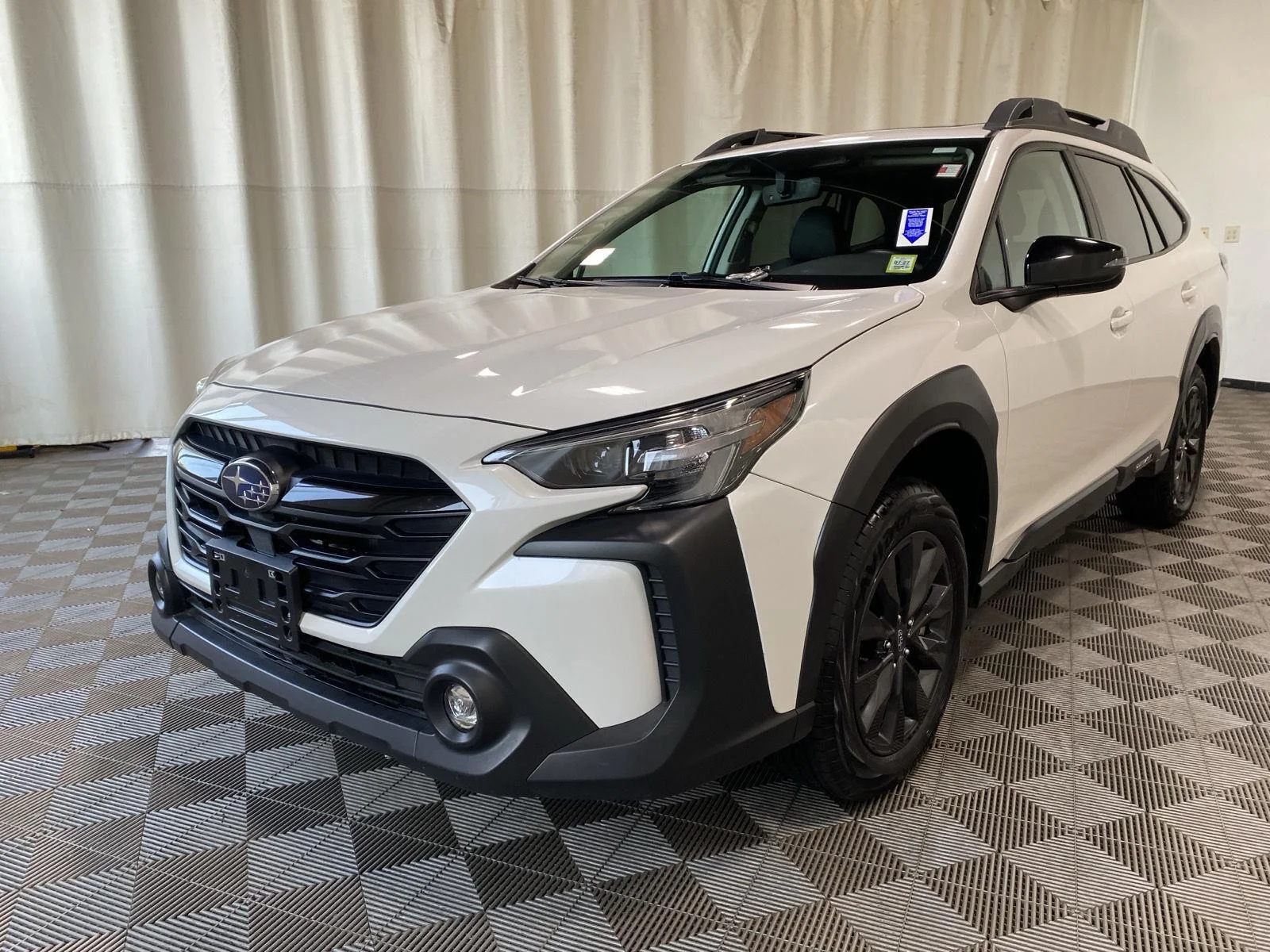 Used 2025 Crystal White Pearl Subaru Onyx Edition image 7