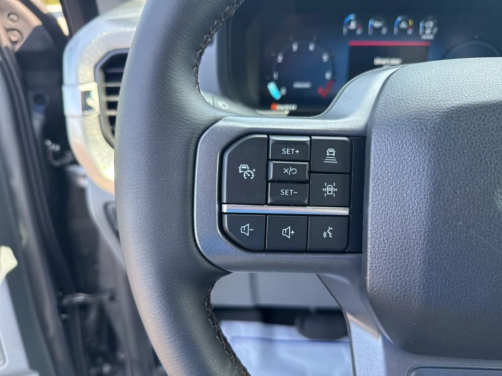 Used 2025 Gray Ford Lariat image 36