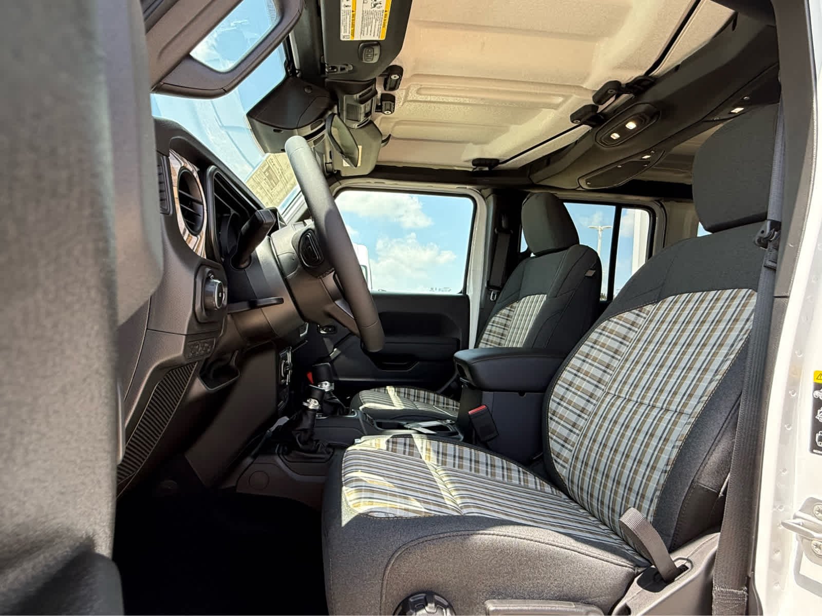 New 2026 Bright White Clear-Coat Exterior Paint Jeep 85th Anniversary image 22