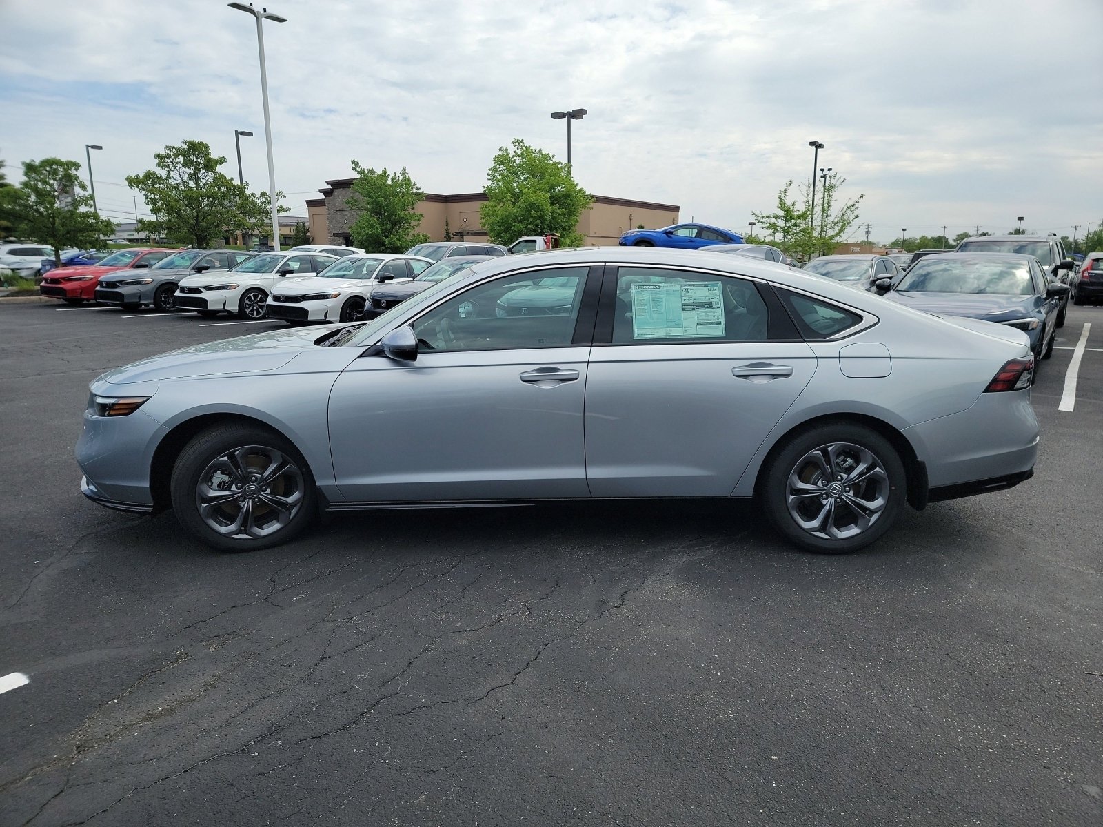 2025 Honda Accord Hybrid EX-L - Photo 15