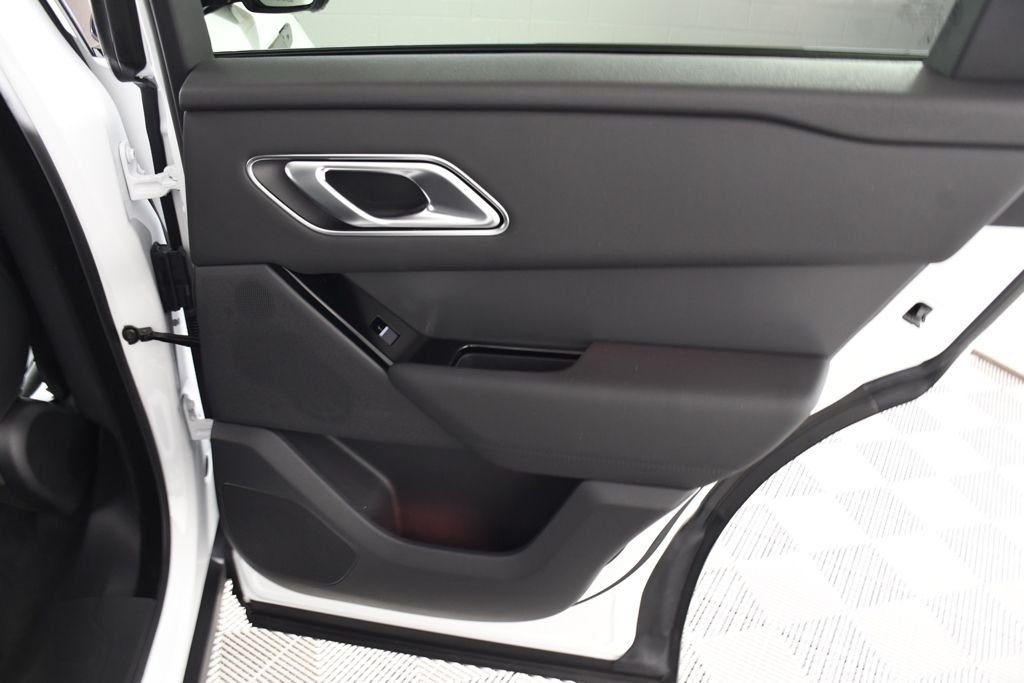 New 2026 Fuji White Land Rover S image 21