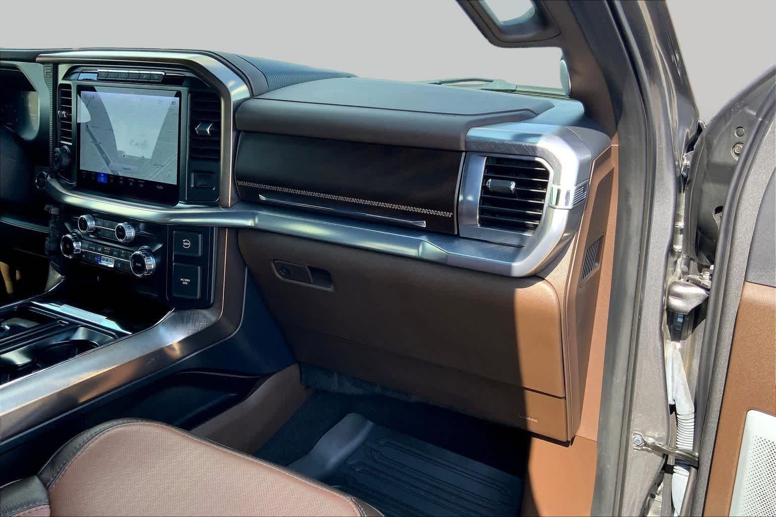 Used 2024 Carbonized Gray/Darkened Bronze Ford King Ranch image 19