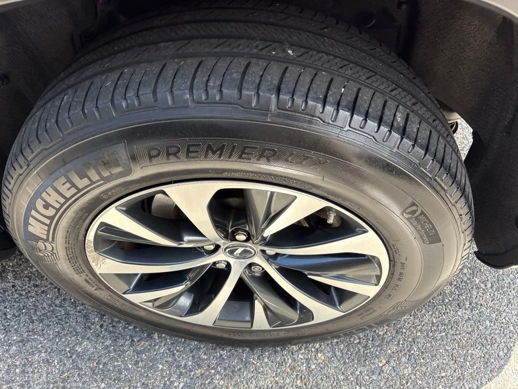 Used 2022 Black Lexus 350 image 9