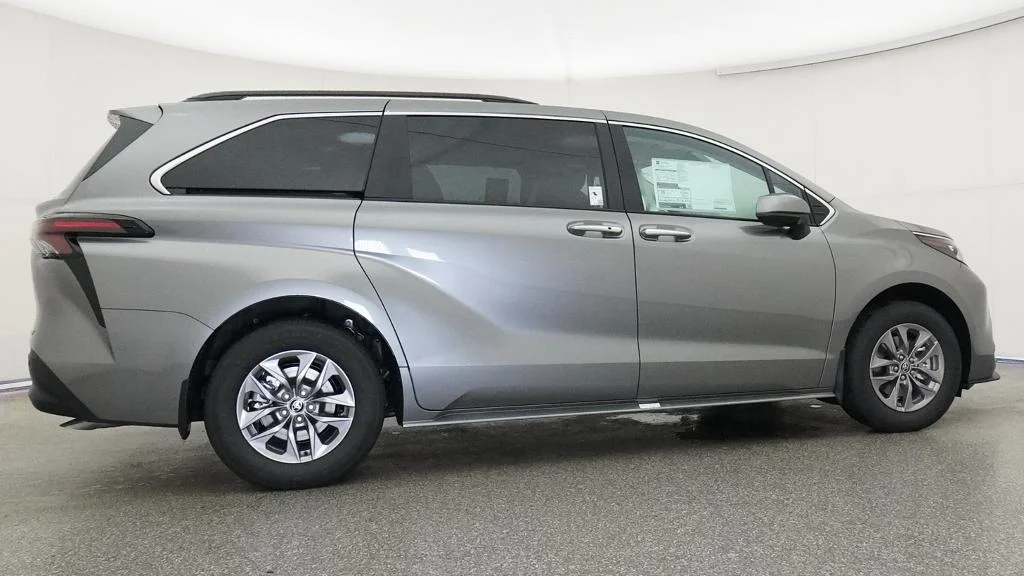 New 2026 Heavy Metal Toyota XLE image 15