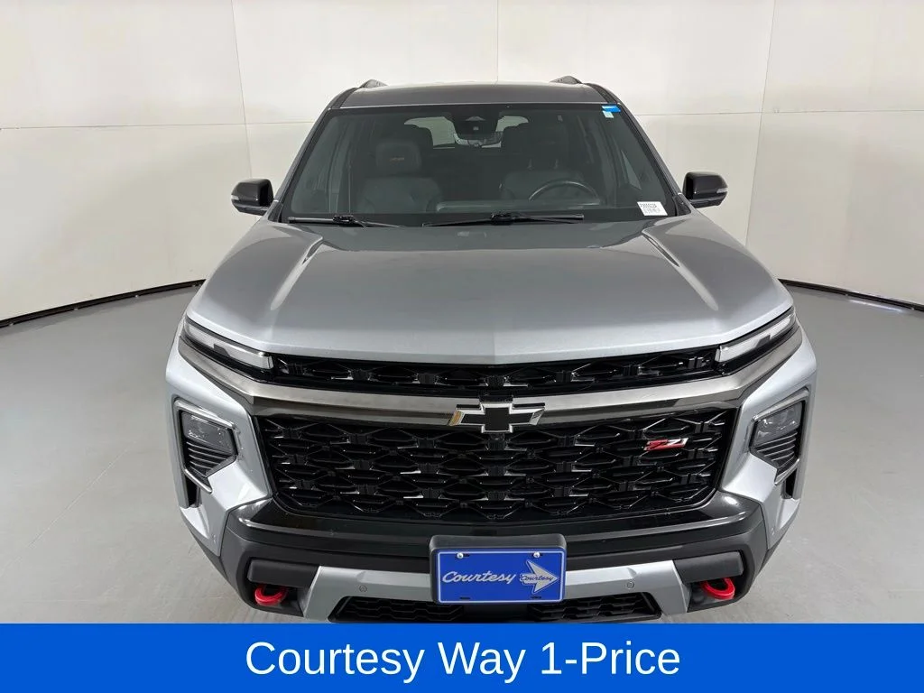 Used 2024 Gray Chevrolet Z71 image 5