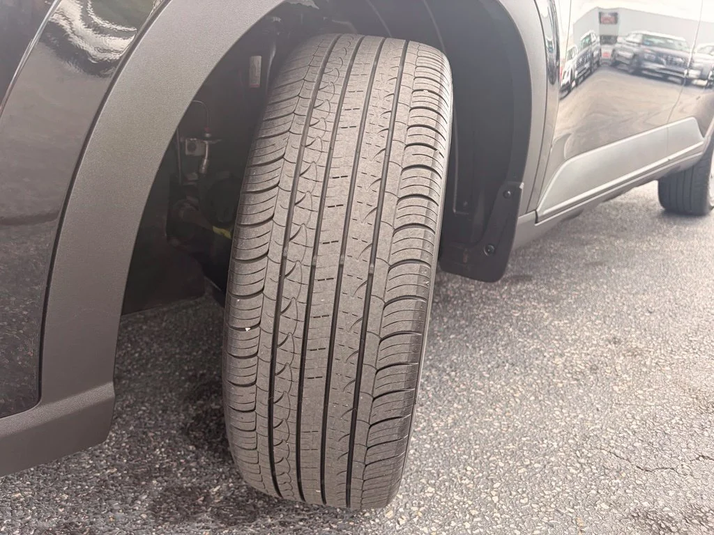 Used 2024 Onyx Black Hyundai SEL image 11