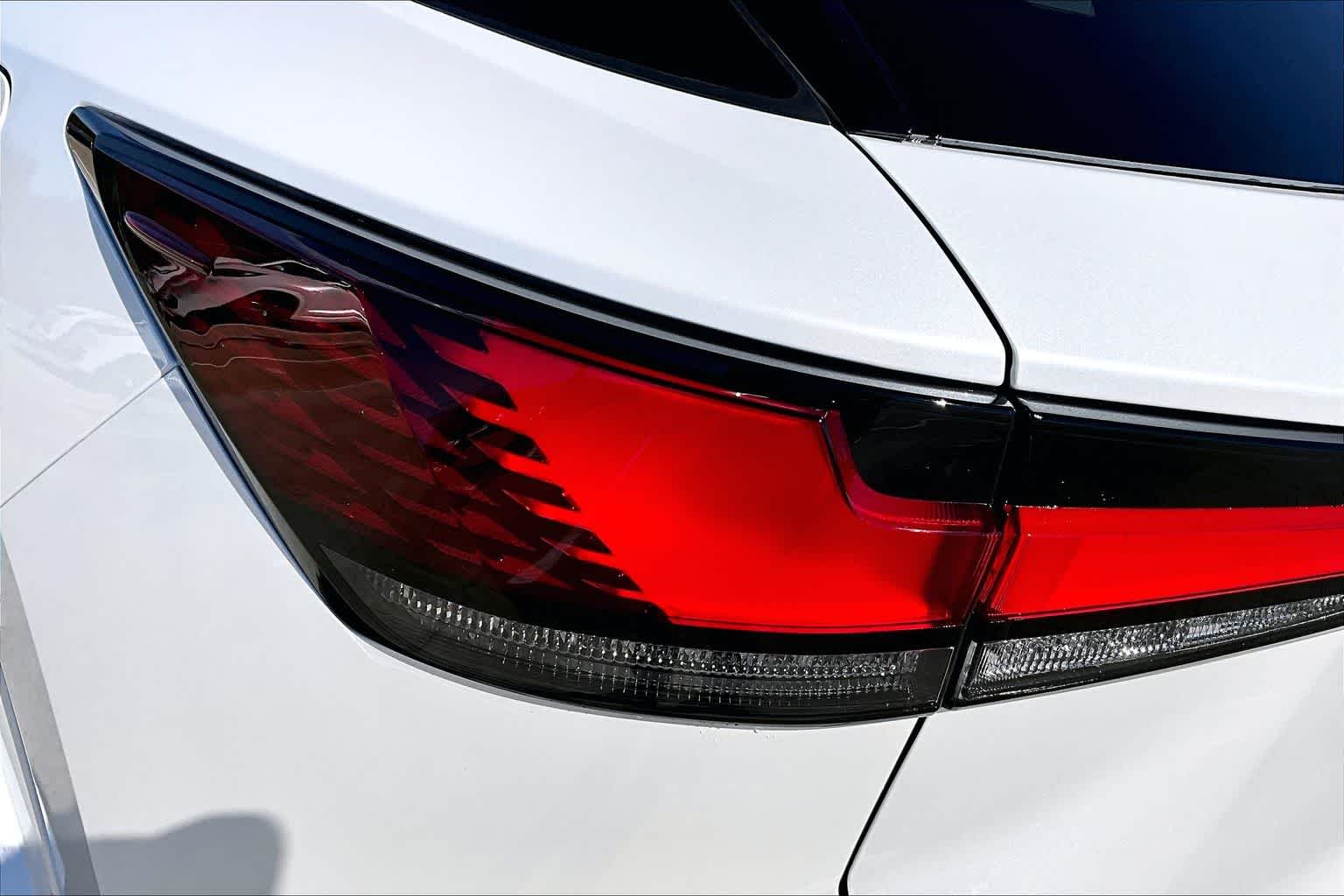 New 2026 Eminent White Pearl Lexus PREMIUM image 14