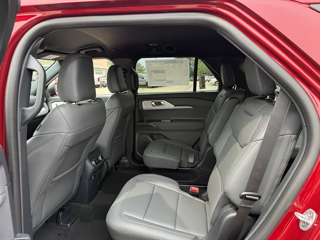 New 2027 Ruby Red Metallic Tinted Clearcoat Ford Active image 6