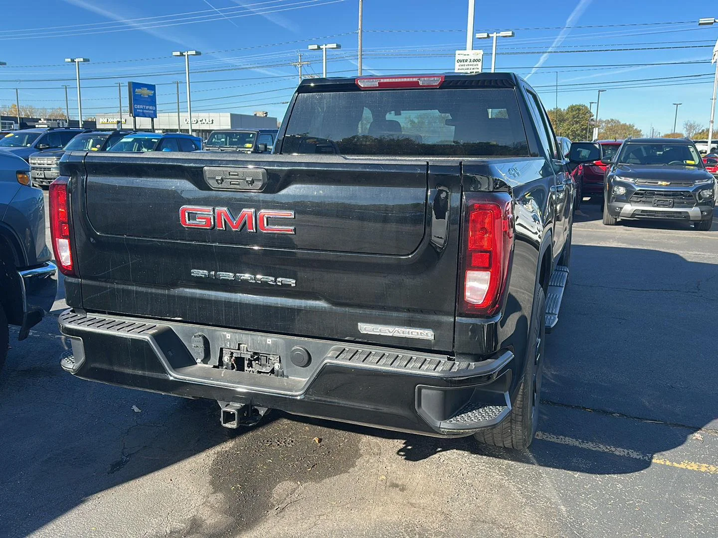 Used 2024 Onyx Black GMC Elevation image 2
