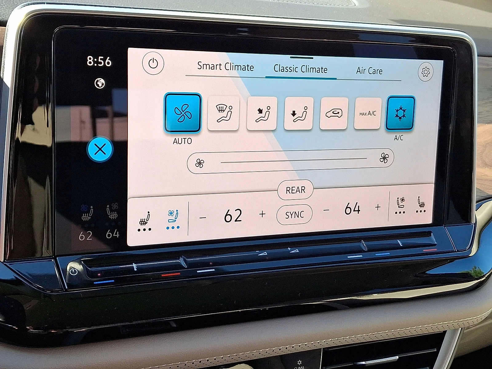 New 2026 Silver Mist Metallic Volkswagen 2.0T SE with Technology image 12