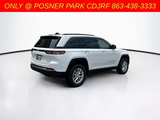 New 2026 Bright White Clear-Coat Exterior Paint Jeep Laredo image 5