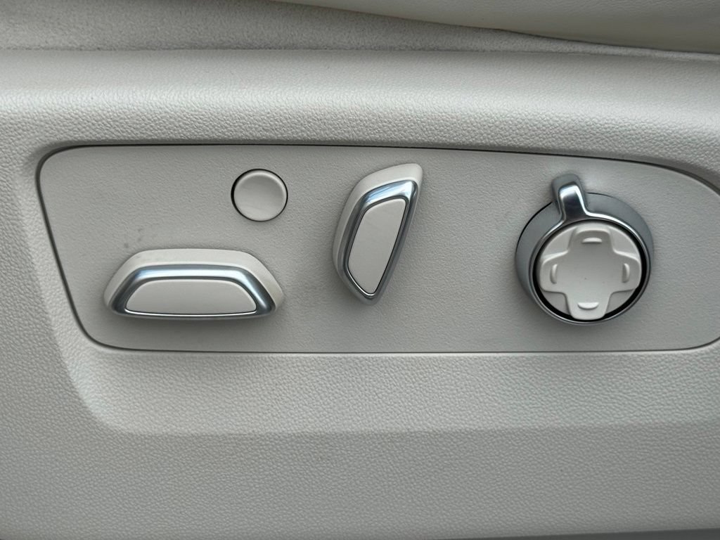 2026 Cadillac Escalade Platinum Luxury - Photo 21