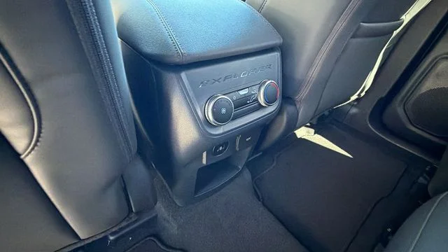 New 2027 White Ford 4DR 4WD ACTIVE image 17