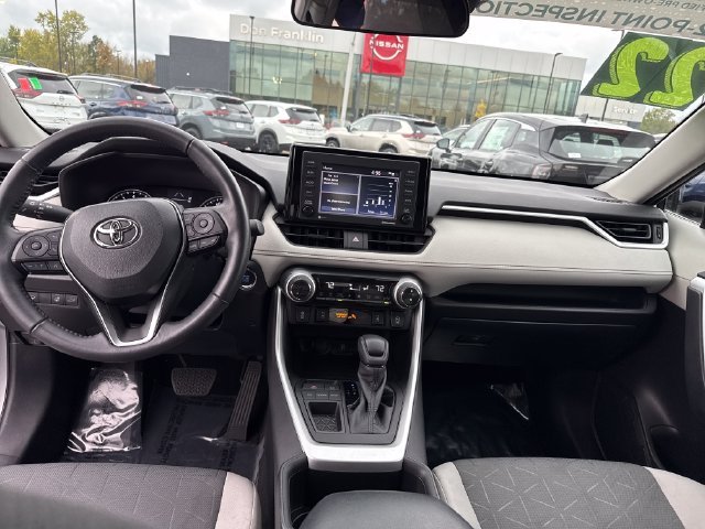 Used 2022 Silver Toyota XLE image 15