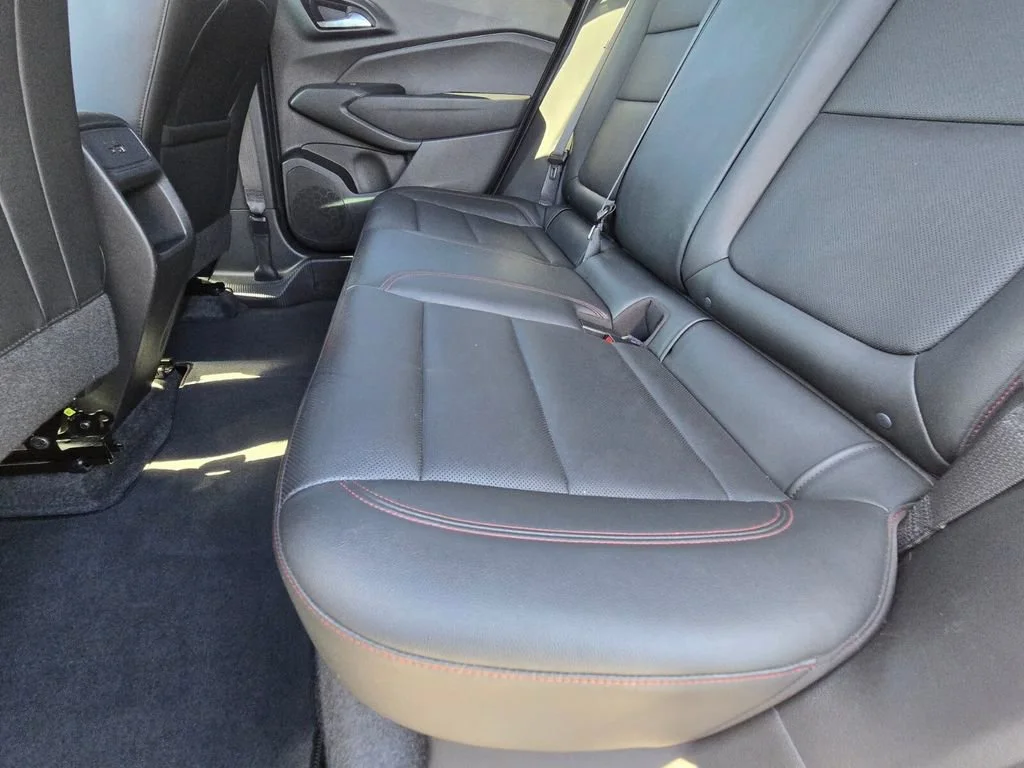 Used 2024 Summit White Chevrolet 2RS image 11