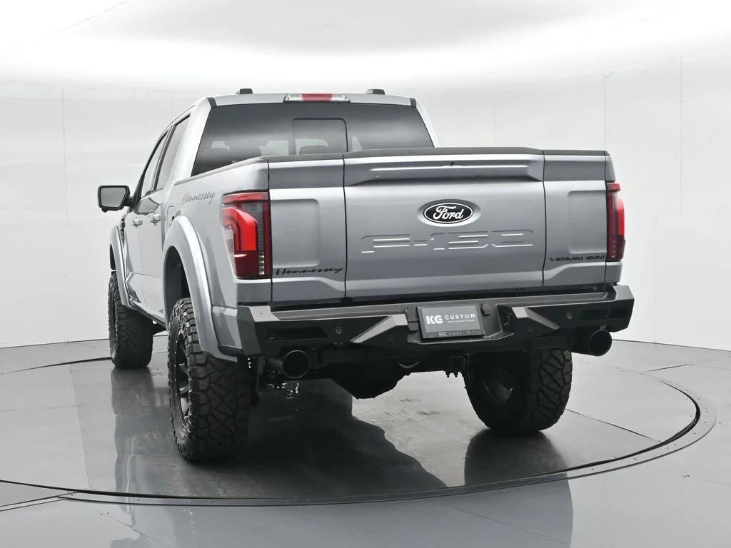 New 2025 Iconic Silver Metallic Ford Lariat image 38