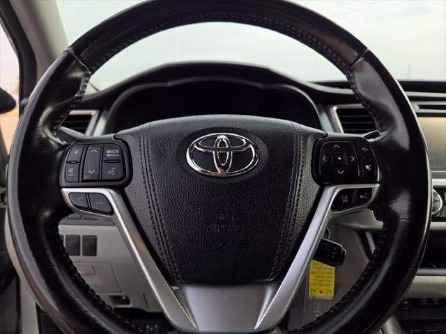 Certified Used 2017 CELESTIAL SILVER Toyota  image 31