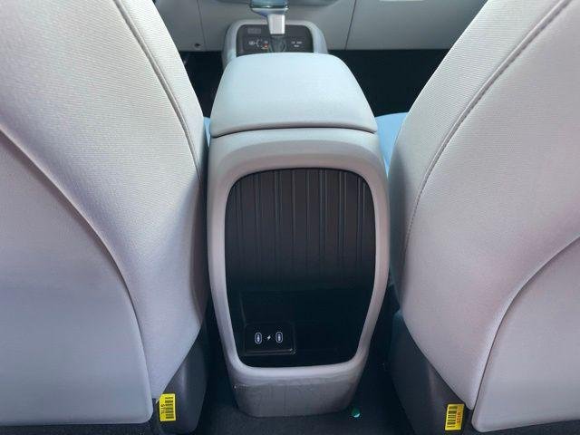 New 2026 White Hyundai SE FWD image 19