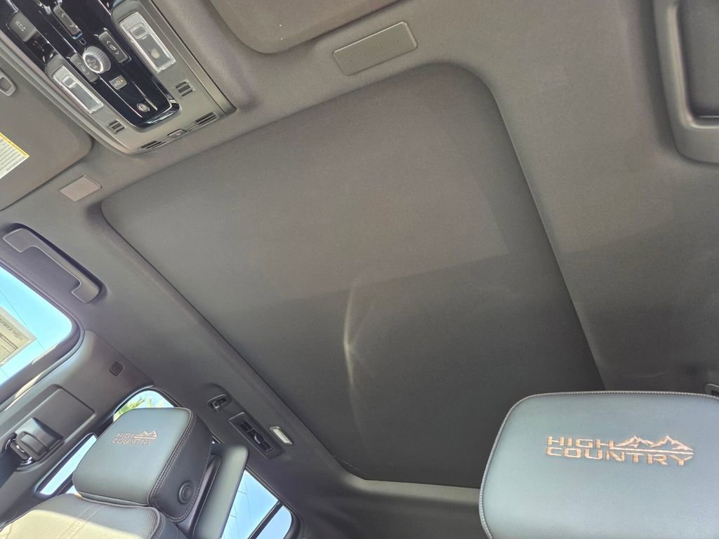2026 Chevrolet Suburban High Country - Photo 7