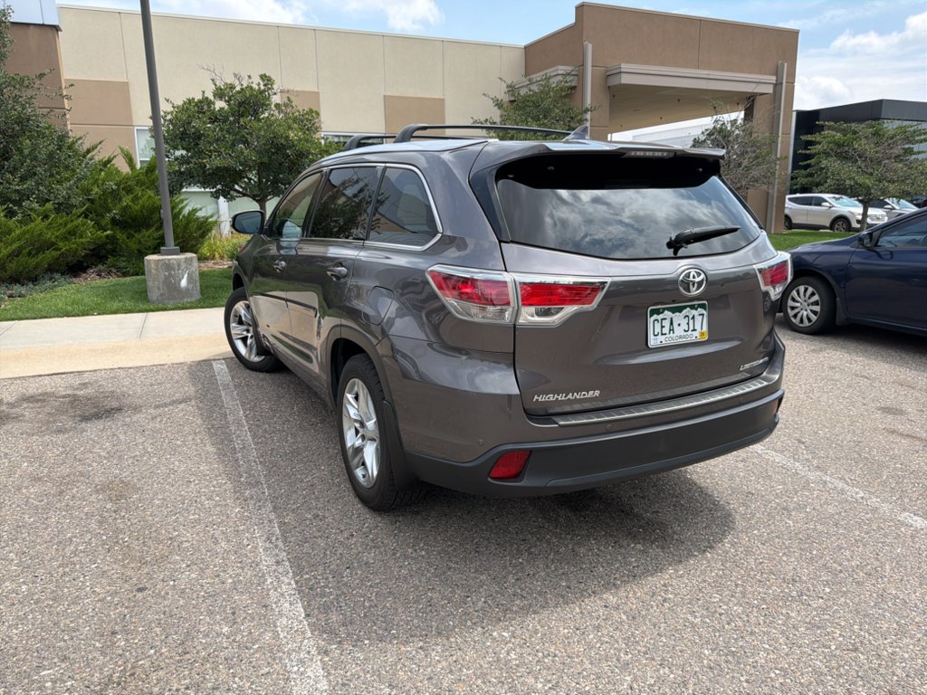 Used 2015 Predawn Gray Mica Toyota Limited image 2