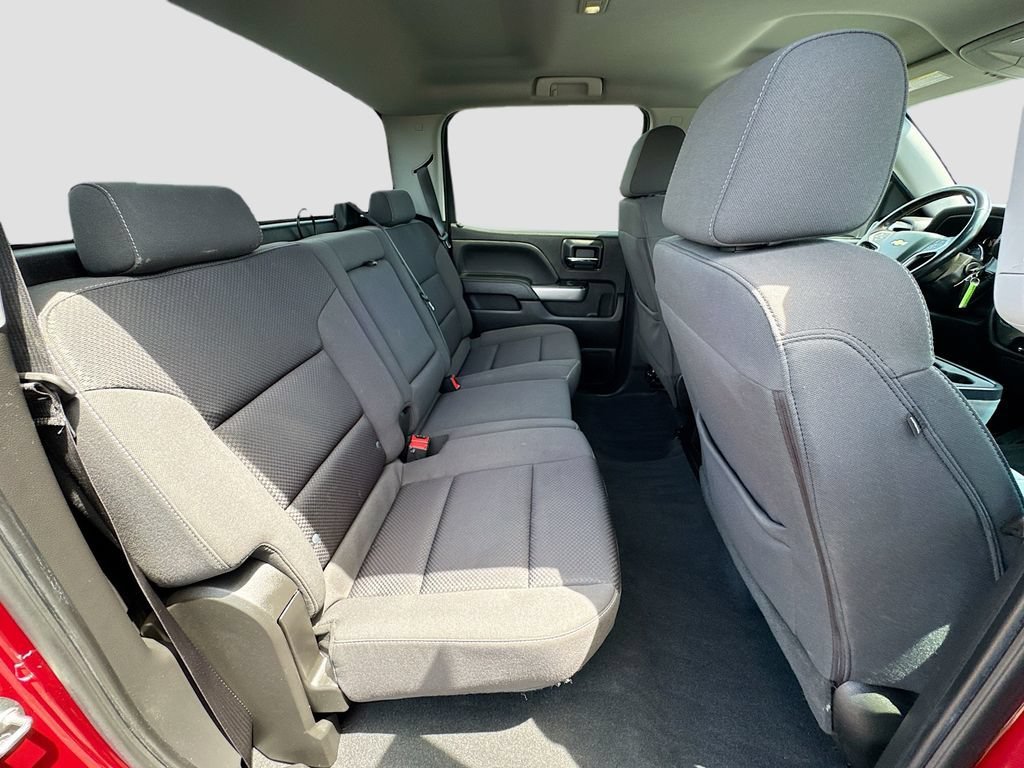 Used 2018 CAJUN RED TINTCOAT Chevrolet LT image 28
