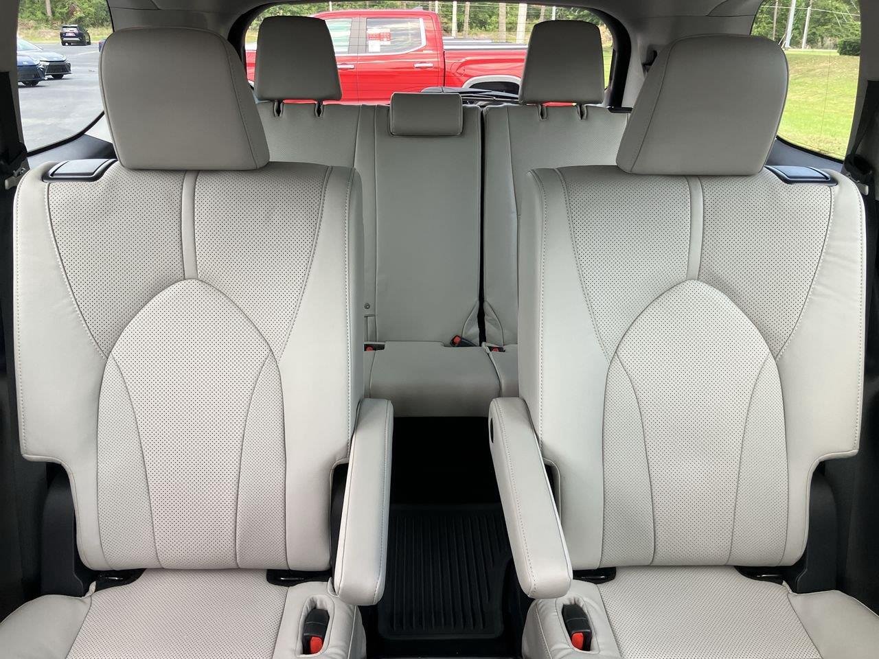 Used 2024 White (Wind Chill Pearl) Toyota Limited AWD image 35