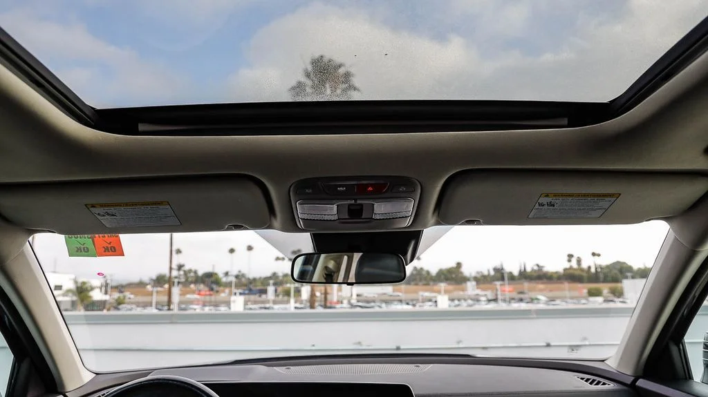 Used 2025 Black Kia S image 19