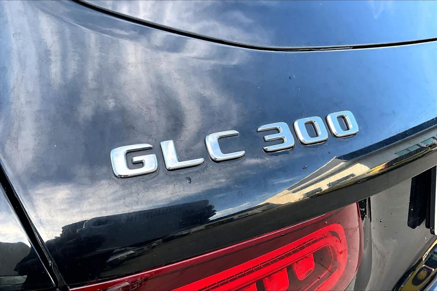 Used 2022  Mercedes-Benz GLC 300 image 30