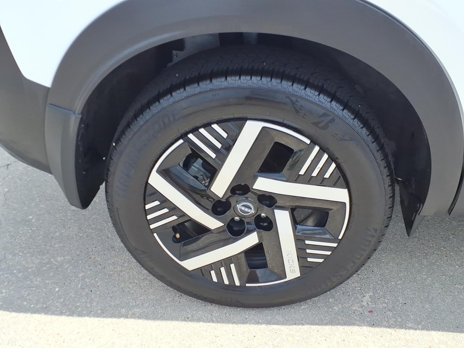 2026 Nissan Kicks SV - 10