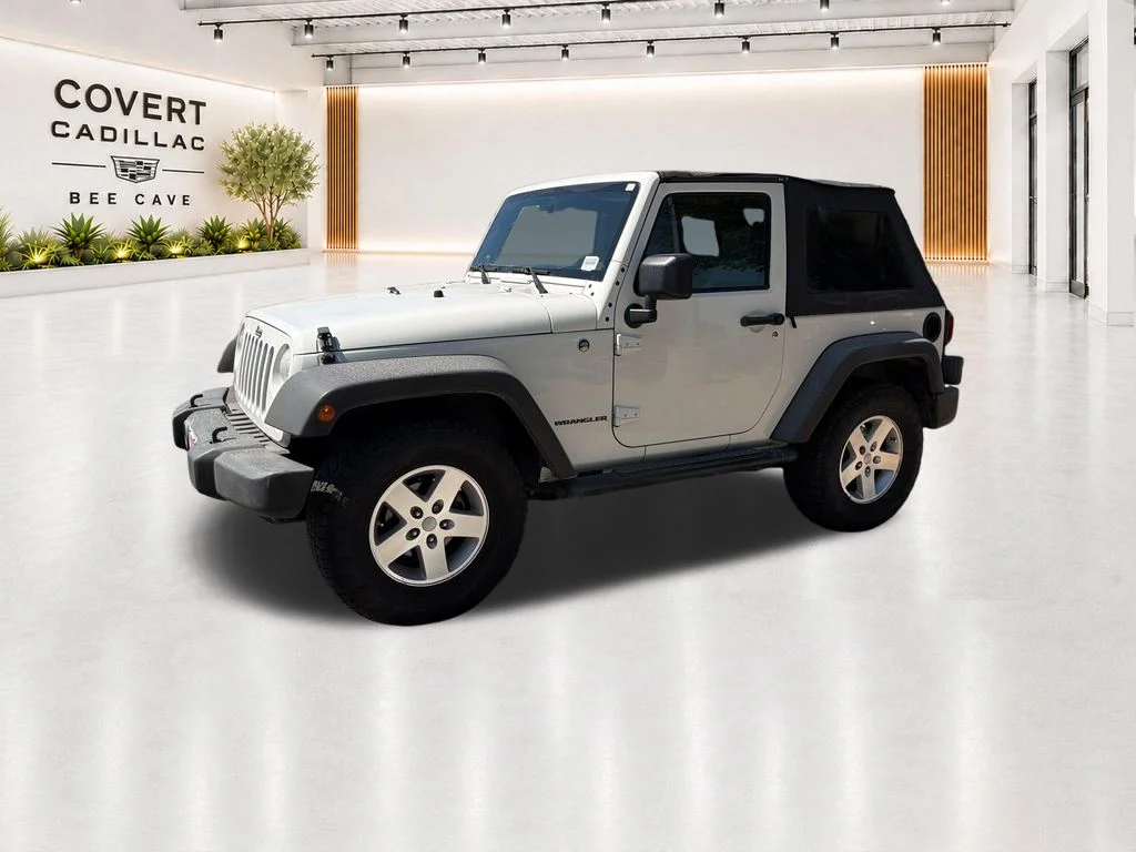 Used 2009 White Jeep X image 4