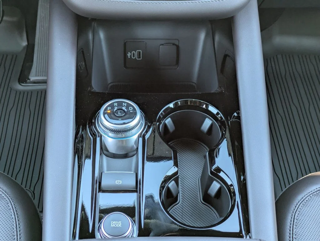 New 2026 Star White Metallic Tri-Coat Ford Platinum image 18