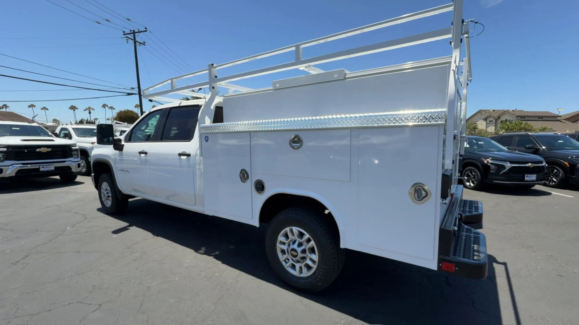 New 2026 Summit White Chevrolet WT image 7