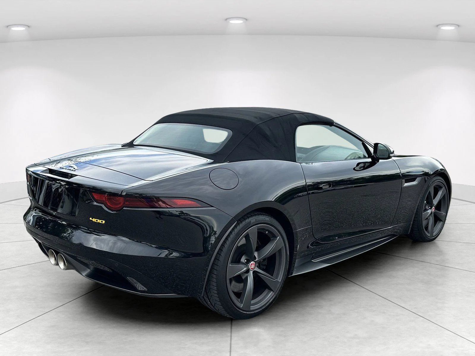 Used 2018 Black Jaguar 400 Sport image 3