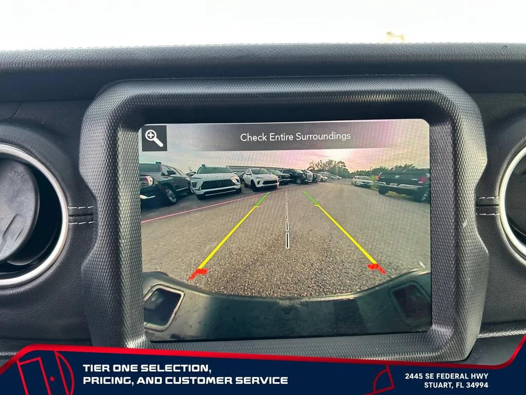 Used 2022 Gray Jeep Overland 4x4 image 25