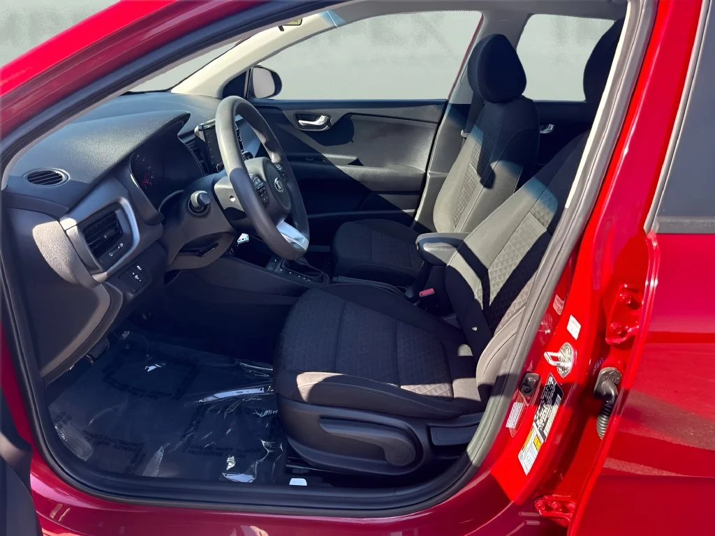 Used 2019 Red Kia S image 9