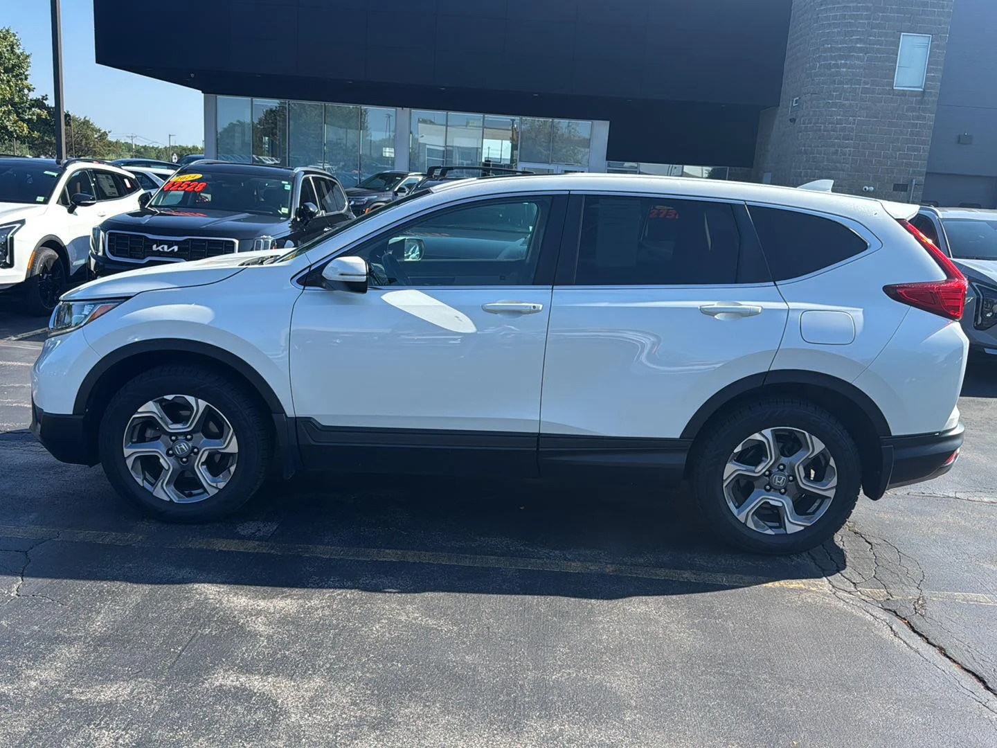 Used 2017 White Diamond Pearl Honda EX-L image 5