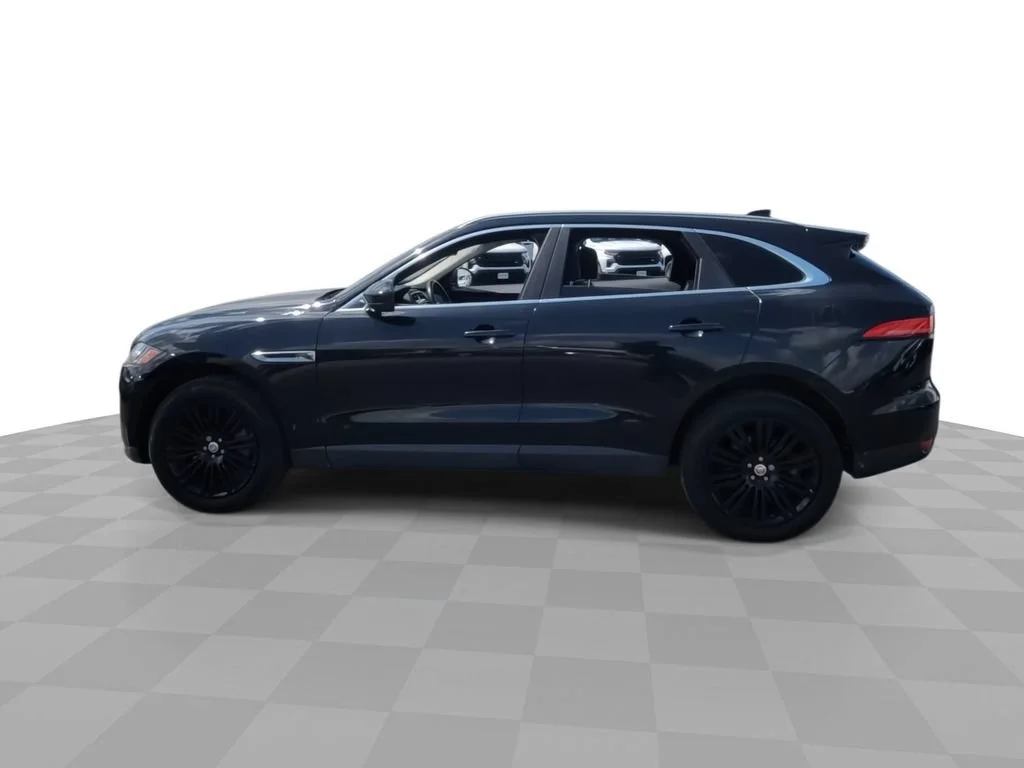 Used 2019 Black Jaguar 30t Portfolio image 5