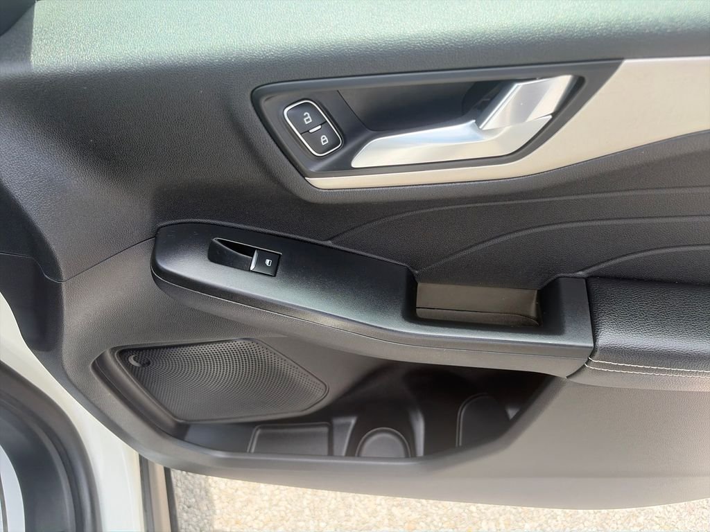 Used 2022 White Metallic Ford SEL image 40