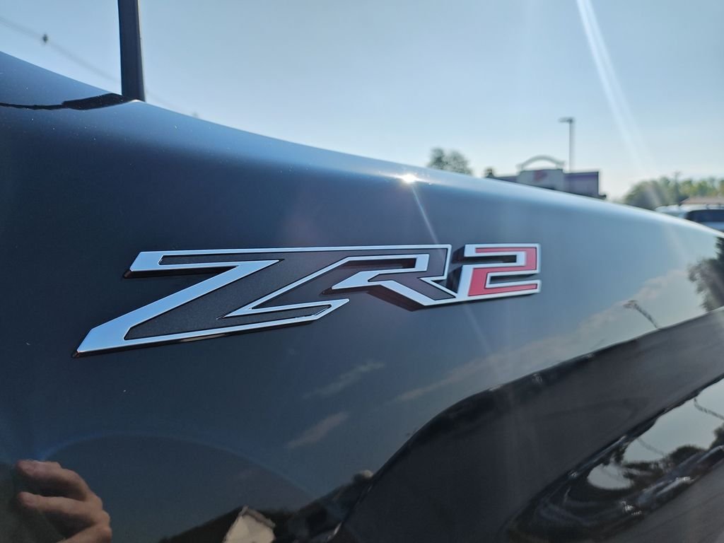 Used 2025 Black Chevrolet ZR2 image 27
