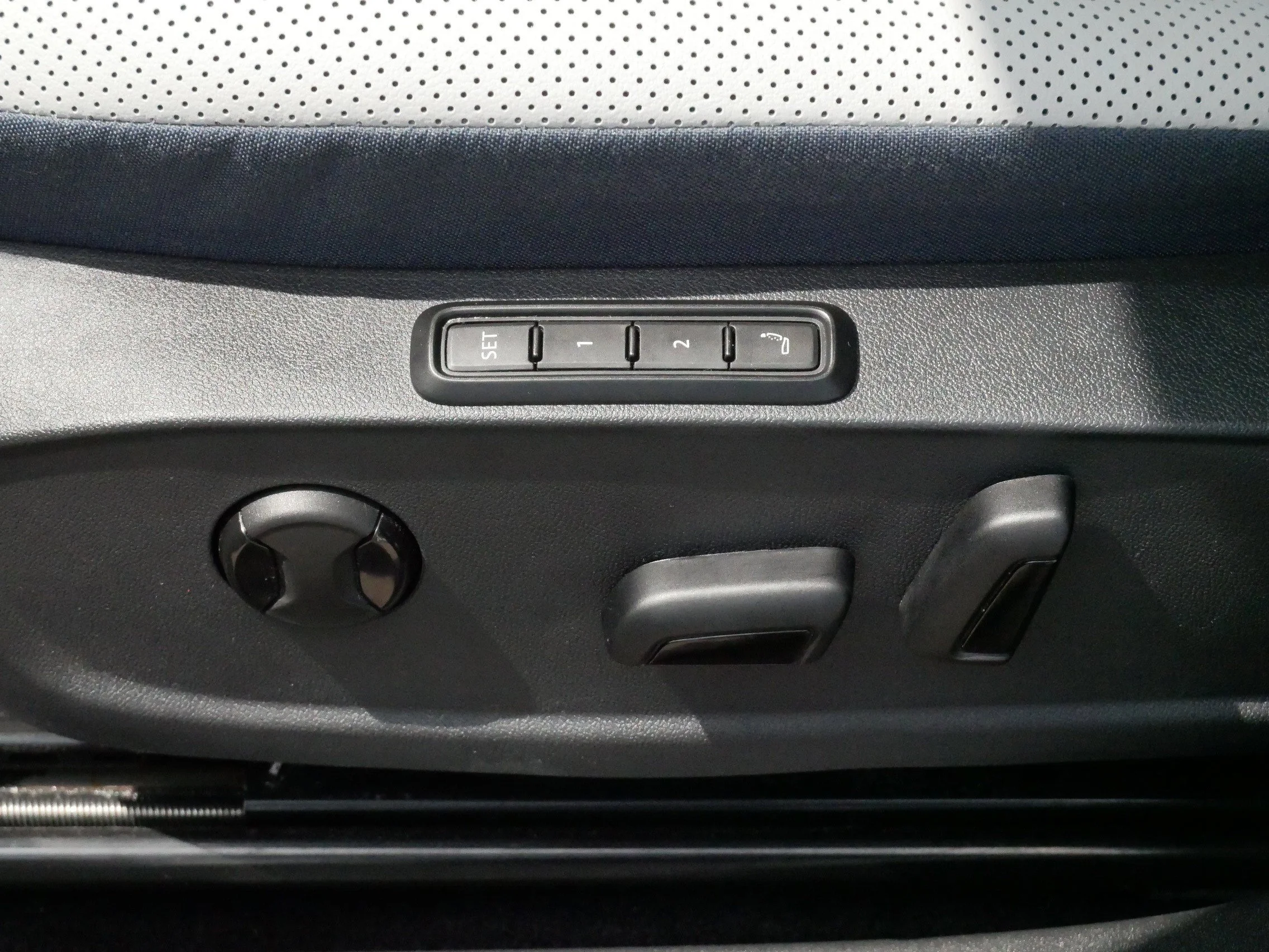 Certified Used 2025 Pure Gray Volkswagen Pro S image 20