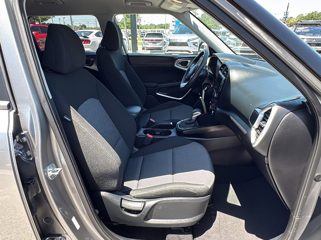 Used 2024 GRAY Kia LX image 15