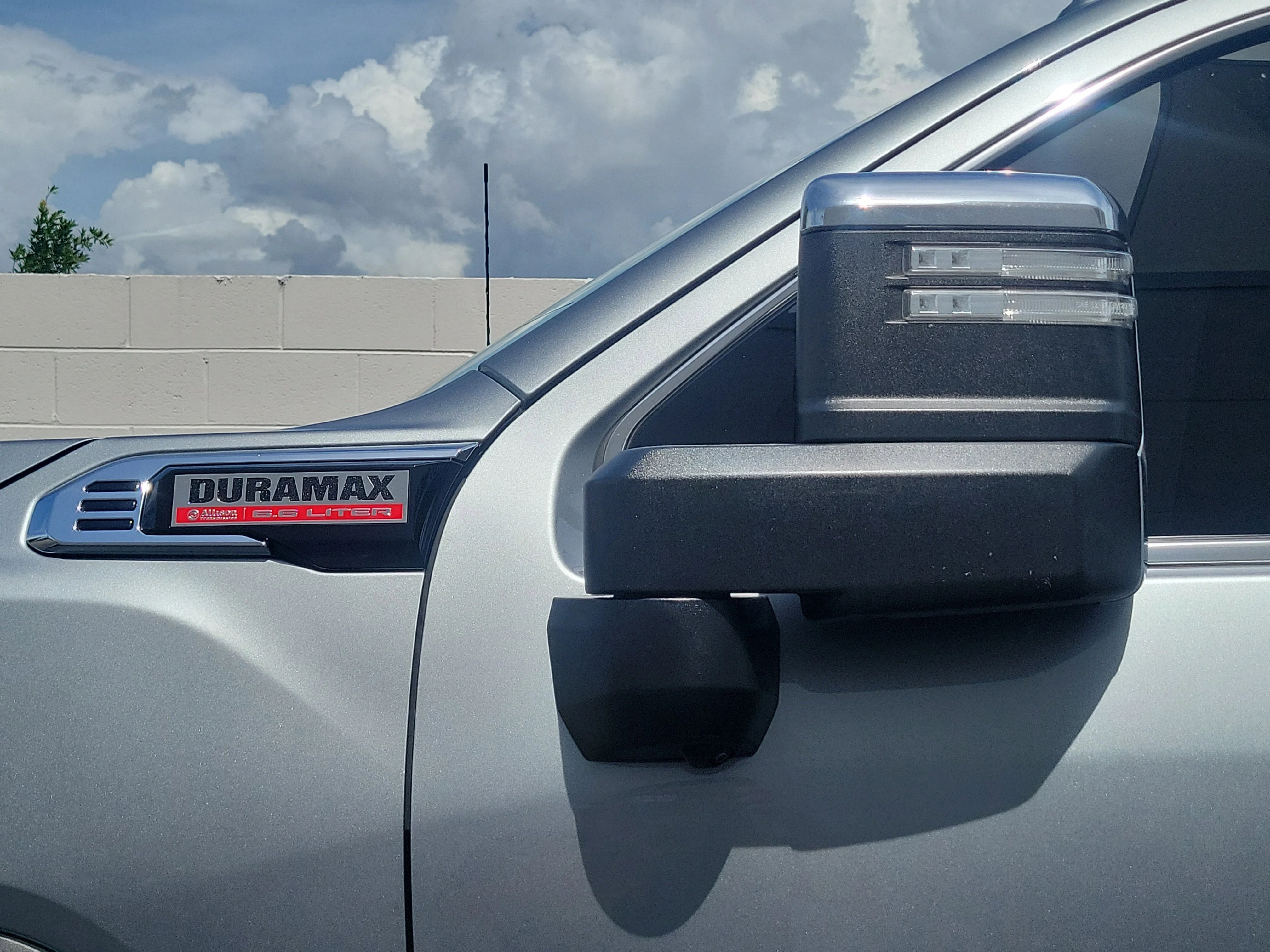 Used 2014 Iridium Metallic GMC SLE image 4