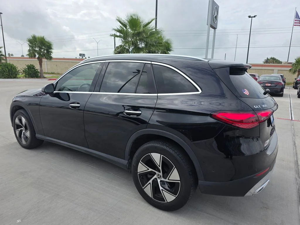 Used 2024 Black Mercedes-Benz GLC 300 image 5