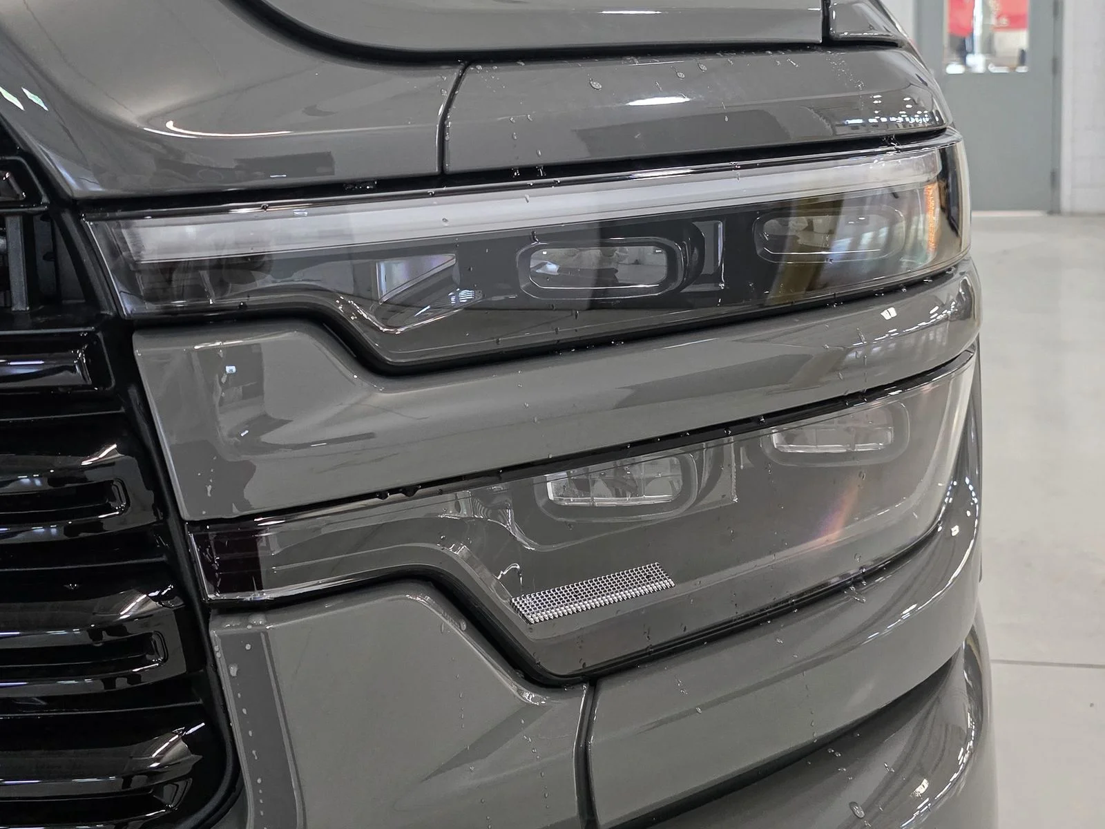 New 2026 Ceramic Gray Clear-Coat Exterior Paint RAM Laramie image 14