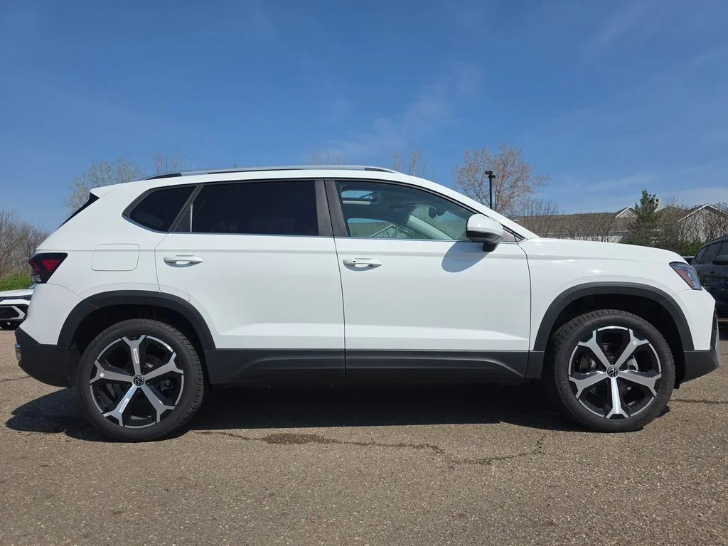 New 2026 Pure White Volkswagen 1.5T SEL image 3