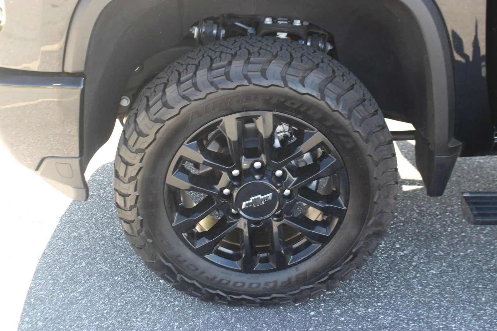 Used 2025 Black Chevrolet High Country image 44