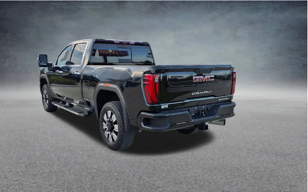 Used 2025 Black GMC Denali image 5
