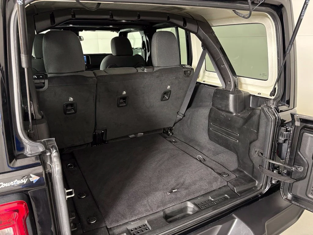 Used 2025 Black Jeep Rubicon image 39
